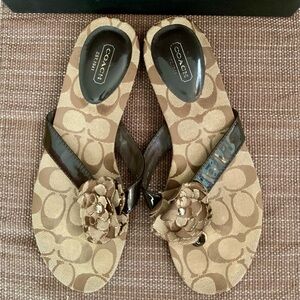 Coach signature Canvas logo flip-flop Sandals with Floral Embellishments